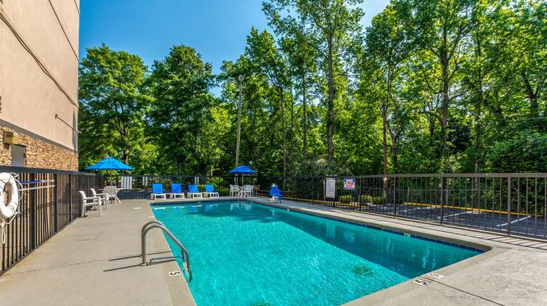 <b>Comfort Inn Executive Park Pool</b>. Images powered by <a href="https://iceportal.shijigroup.com/" title="IcePortal" target="_blank">IcePortal</a>.