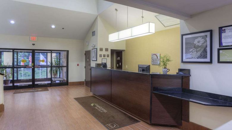 <b>Sleep Inn Lobby</b>. Images powered by <a href="https://iceportal.shijigroup.com/" title="IcePortal" target="_blank">IcePortal</a>.