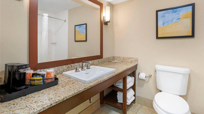 <b>Comfort Suites Room</b>. Images powered by <a href="https://iceportal.shijigroup.com/" title="IcePortal" target="_blank">IcePortal</a>.