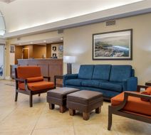 Comfort Suites Lobby