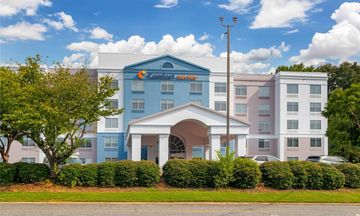 Comfort Suites
