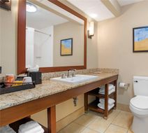 Comfort Suites Room