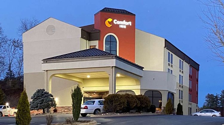 Comfort Inn North of Asheville Exterior