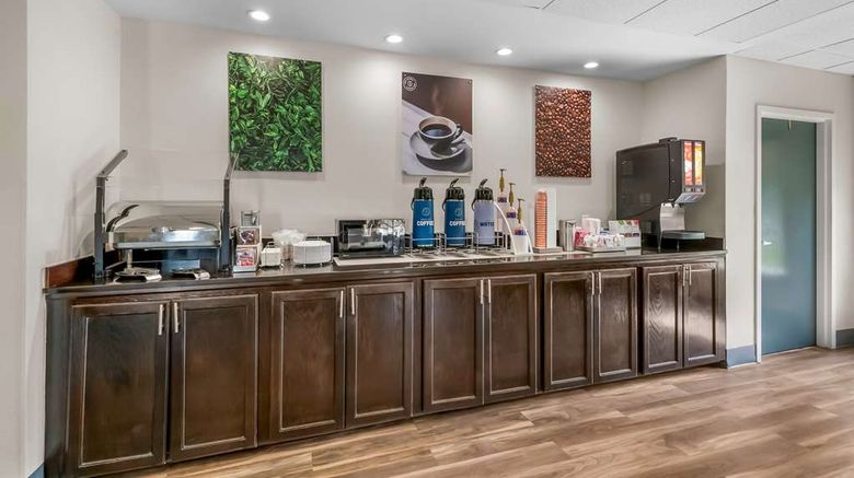 <b>Clarion Pointe Apex Holly Springs Restaurant</b>. Images powered by <a href="https://iceportal.shijigroup.com/" title="IcePortal" target="_blank">IcePortal</a>.