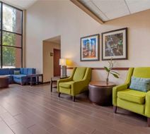 Comfort Suites Lobby