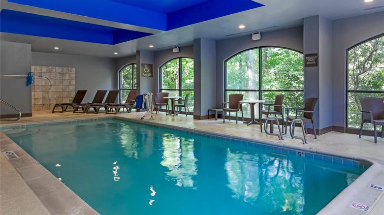 <b>Comfort Suites Pool</b>. Images powered by <a href="https://iceportal.shijigroup.com/" title="IcePortal" target="_blank">IcePortal</a>.