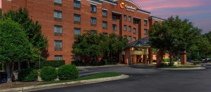 Comfort Suites Exterior