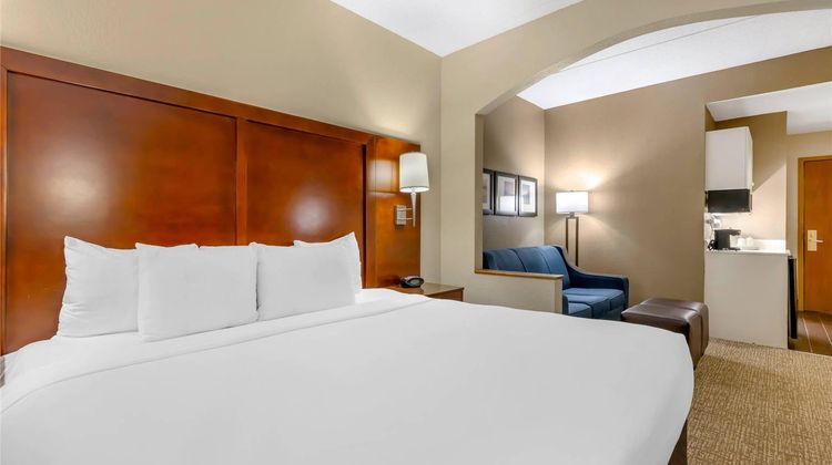 Comfort Suites Suite