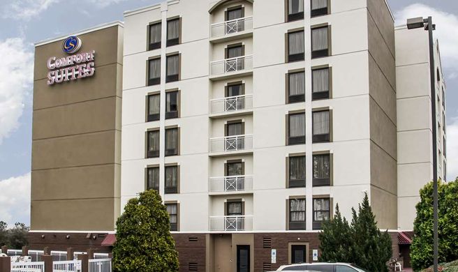 Comfort Suites University-Research Park Exterior