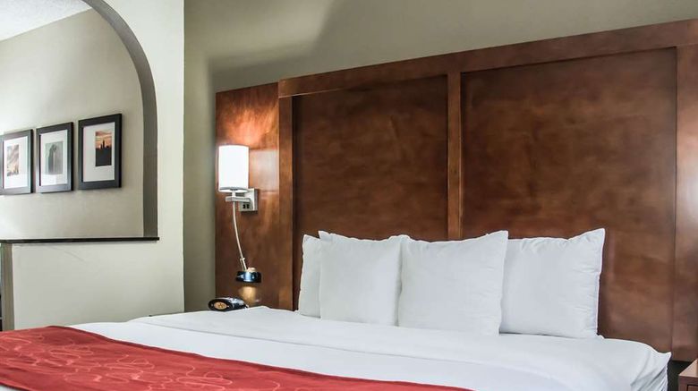 <b>Comfort Suites University-Research Park Suite</b>. Images powered by <a href="https://iceportal.shijigroup.com/" title="IcePortal" target="_blank">IcePortal</a>.