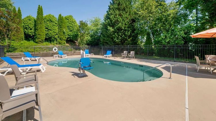Comfort Inn Asheville Arpt Pool