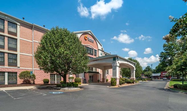 Comfort Inn and Suites Cornelius Lake Norman Exterior