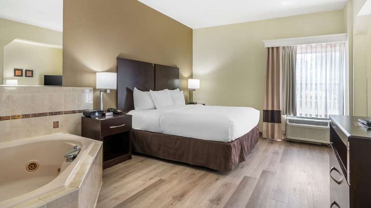 Comfort Inn and Suites Cornelius Lake Norman Room