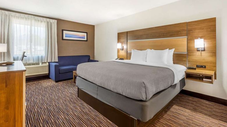 <b>Quality Inn Room</b>. Images powered by <a href="https://iceportal.shijigroup.com/" title="IcePortal" target="_blank">IcePortal</a>.
