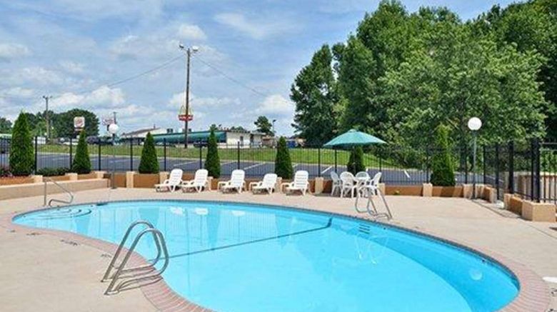 <b>Quality Inn Pool</b>. Images powered by <a href="https://iceportal.shijigroup.com/" title="IcePortal" target="_blank">IcePortal</a>.