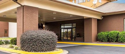 Quality Suites Hickory Exterior