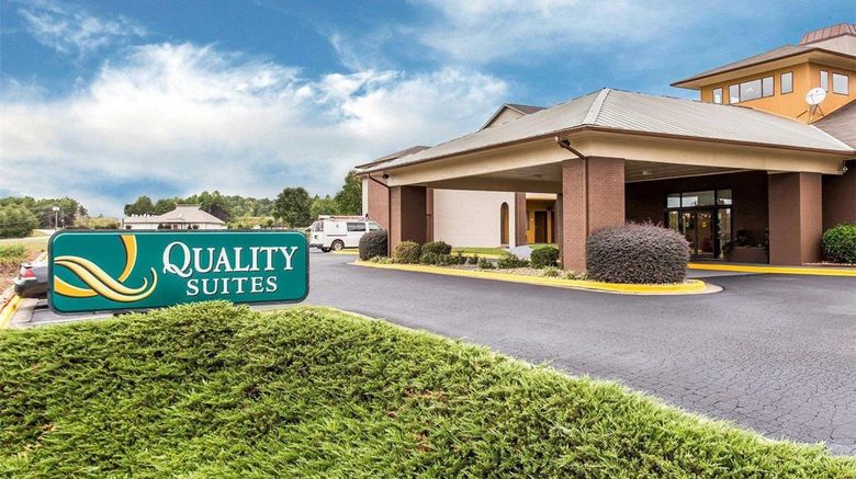 Quality Suites Hickory Exterior. Images powered by <a href="https://iceportal.shijigroup.com" target="_blank" rel="noopener">Ice Portal</a>.