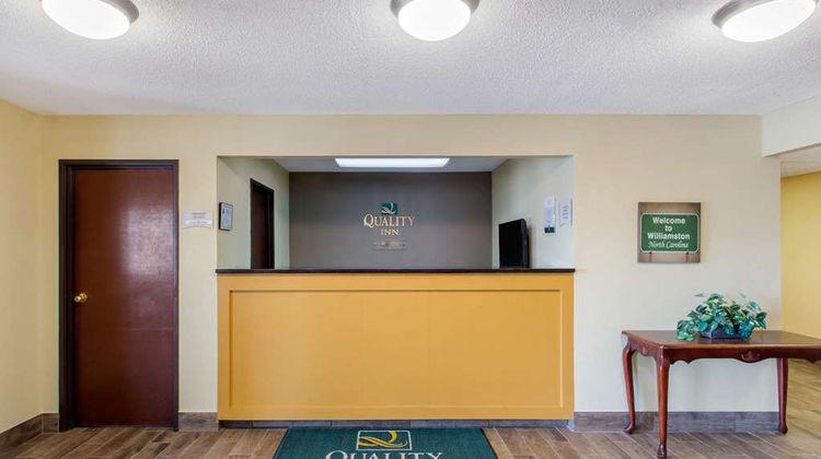 Quality Inn Williamston Lobby