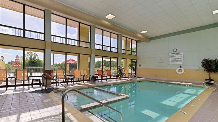 Quality Inn Jonesville Pool