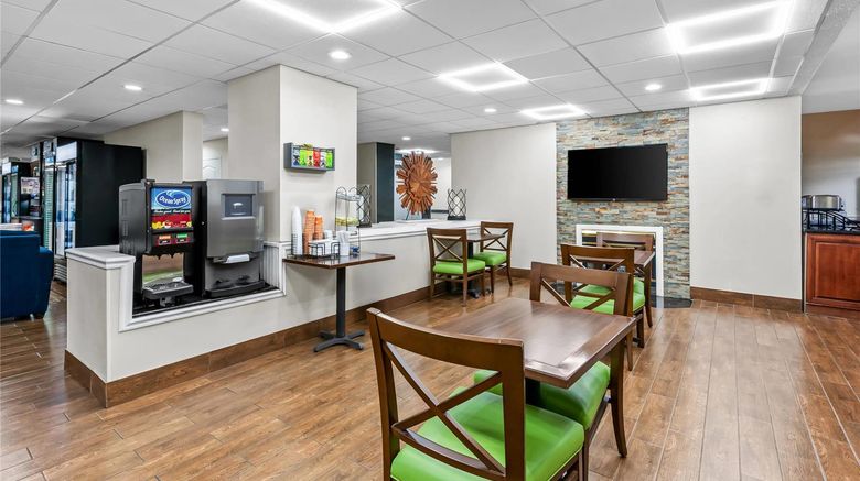 <b>Comfort Inn Laurinburg Restaurant</b>. Images powered by <a href="https://iceportal.shijigroup.com/" title="IcePortal" target="_blank">IcePortal</a>.