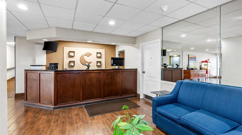 <b>Comfort Inn Laurinburg Lobby</b>. Images powered by <a href="https://iceportal.shijigroup.com/" title="IcePortal" target="_blank">IcePortal</a>.