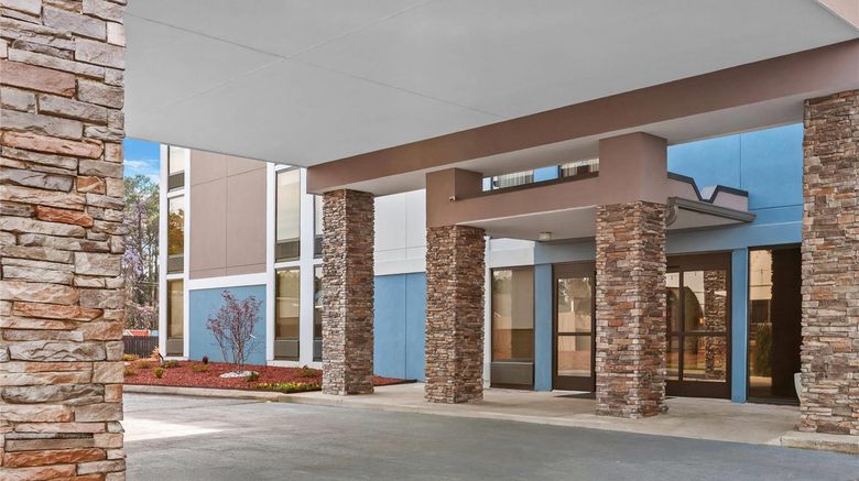 <b>Comfort Inn Laurinburg Exterior</b>. Images powered by <a href="https://iceportal.shijigroup.com/" title="IcePortal" target="_blank">IcePortal</a>.