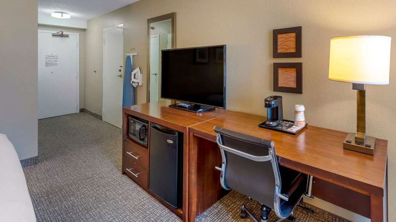 <b>Comfort Inn Room</b>. Images powered by <a href="https://iceportal.shijigroup.com/" title="IcePortal" target="_blank">IcePortal</a>.