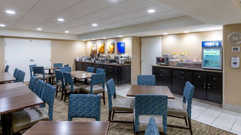 <b>Comfort Inn University Restaurant</b>. Images powered by <a href="https://iceportal.shijigroup.com/" title="IcePortal" target="_blank">IcePortal</a>.