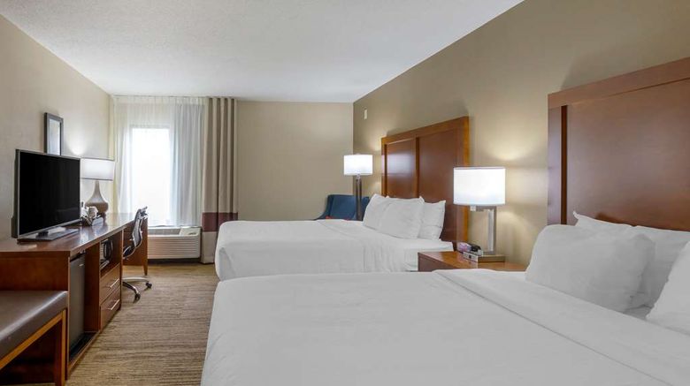 <b>Comfort Inn University Suite</b>. Images powered by <a href="https://iceportal.shijigroup.com/" title="IcePortal" target="_blank">IcePortal</a>.