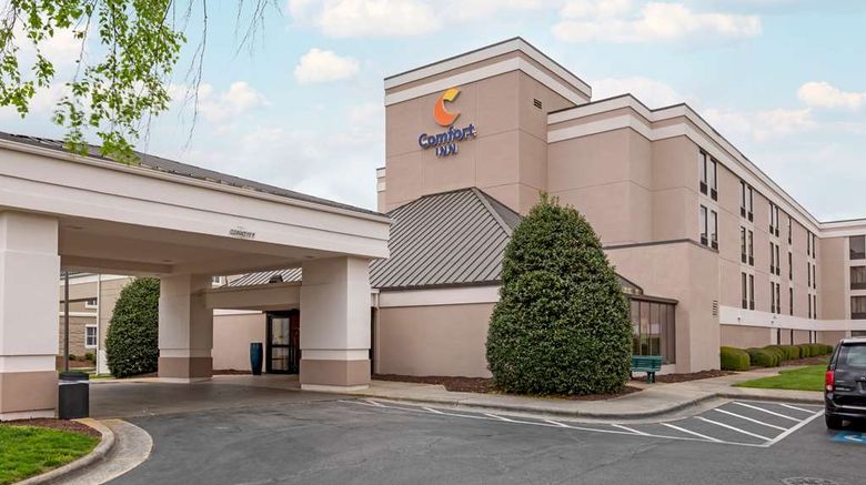 <b>Comfort Inn University Exterior</b>. Images powered by <a href="https://iceportal.shijigroup.com/" title="IcePortal" target="_blank">IcePortal</a>.