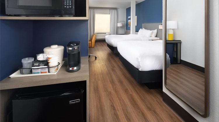 Comfort Suites Biltmore Mall Suite