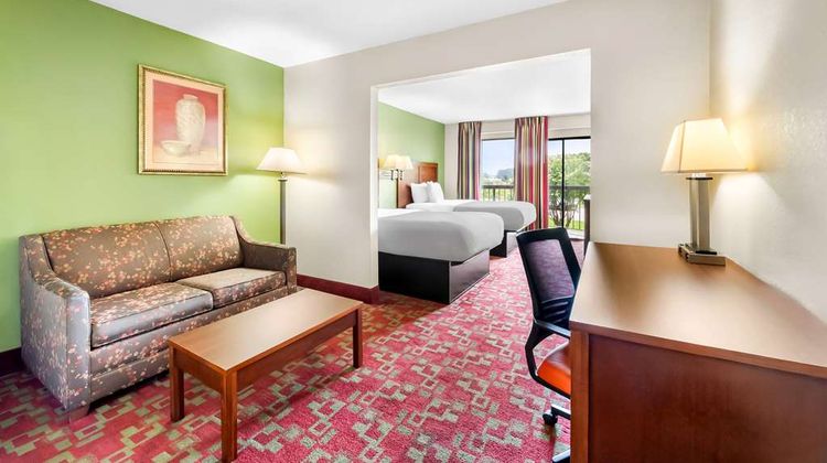 Quality Inn Selma Suite