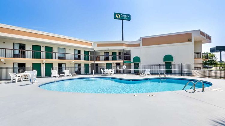 Quality Inn Selma Pool
