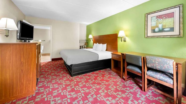 Quality Inn Selma Room
