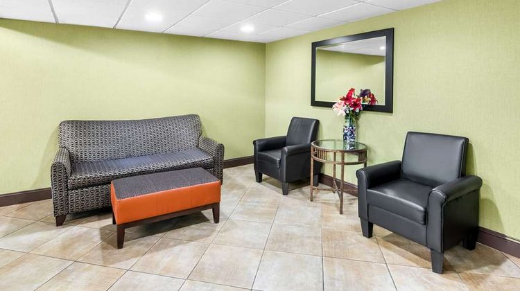 Quality Inn Selma Lobby