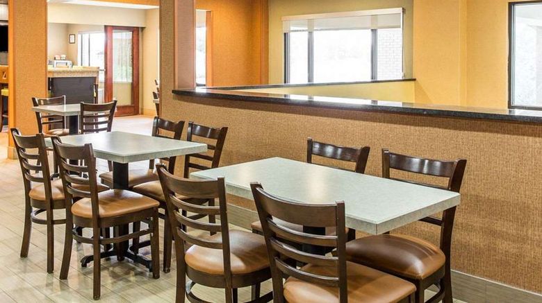 <b>Quality Inn Lincolnton Restaurant</b>. Images powered by <a href="https://iceportal.shijigroup.com/" title="IcePortal" target="_blank">IcePortal</a>.