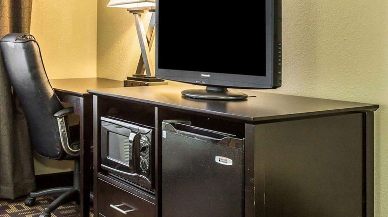 <b>Quality Inn Lincolnton Room</b>. Images powered by <a href="https://iceportal.shijigroup.com/" title="IcePortal" target="_blank">IcePortal</a>.