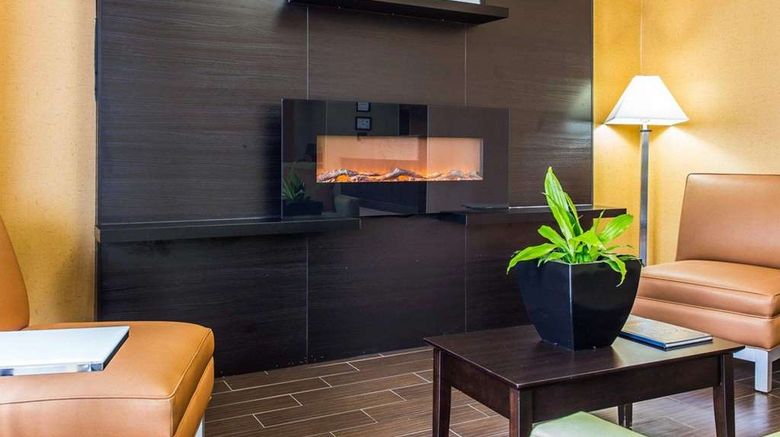 <b>Quality Inn Lincolnton Lobby</b>. Images powered by <a href="https://iceportal.shijigroup.com/" title="IcePortal" target="_blank">IcePortal</a>.
