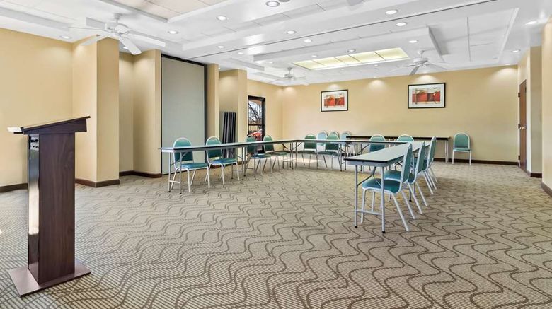 <b>Comfort Suites Lumberton North Meeting</b>. Images powered by <a href="https://iceportal.shijigroup.com/" title="IcePortal" target="_blank">IcePortal</a>.
