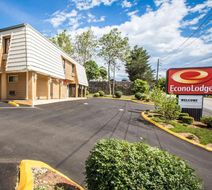 Econo Lodge Biltmore Exterior