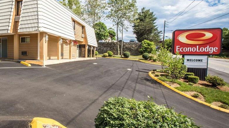 <b>Econo Lodge Biltmore Exterior</b>. Images powered by <a href="https://iceportal.shijigroup.com/" title="IcePortal" target="_blank">IcePortal</a>.