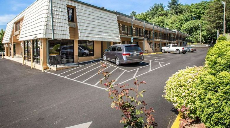 <b>Econo Lodge Biltmore Exterior</b>. Images powered by <a href="https://iceportal.shijigroup.com/" title="IcePortal" target="_blank">IcePortal</a>.