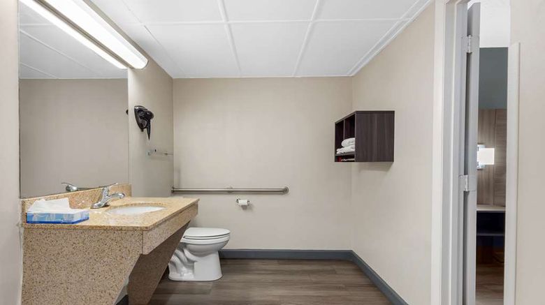 <b>Econo Lodge Creedmoor Room</b>. Images powered by <a href="https://iceportal.shijigroup.com/" title="IcePortal" target="_blank">IcePortal</a>.