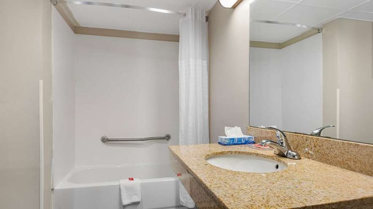 Econo Lodge Creedmoor Room