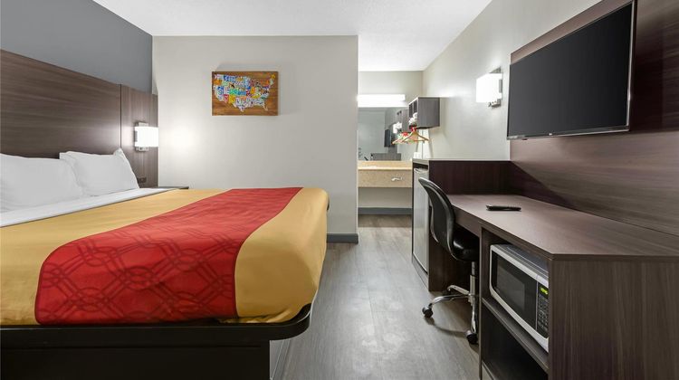 Econo Lodge Creedmoor Room