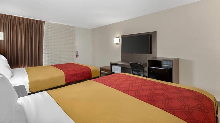 Econo Lodge Creedmoor Room