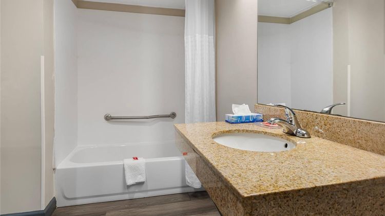 Econo Lodge Creedmoor Room
