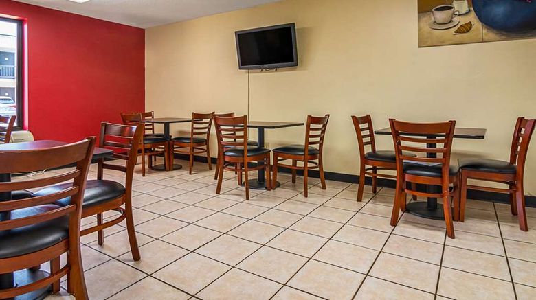 <b>Econo Lodge Research Triangle Restaurant</b>. Images powered by <a href="https://iceportal.shijigroup.com/" title="IcePortal" target="_blank">IcePortal</a>.
