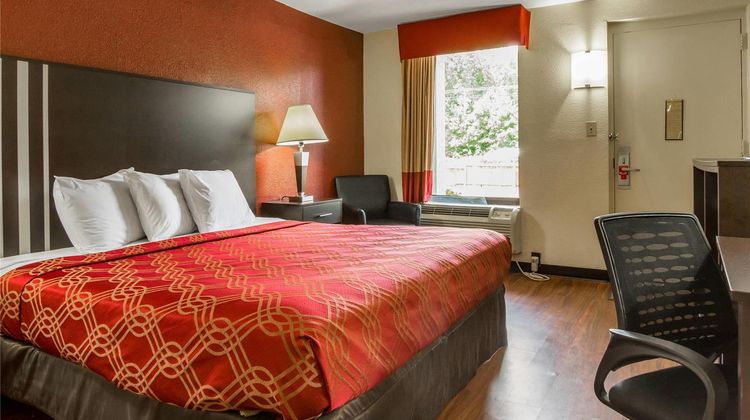 Econo Lodge Research Triangle Room