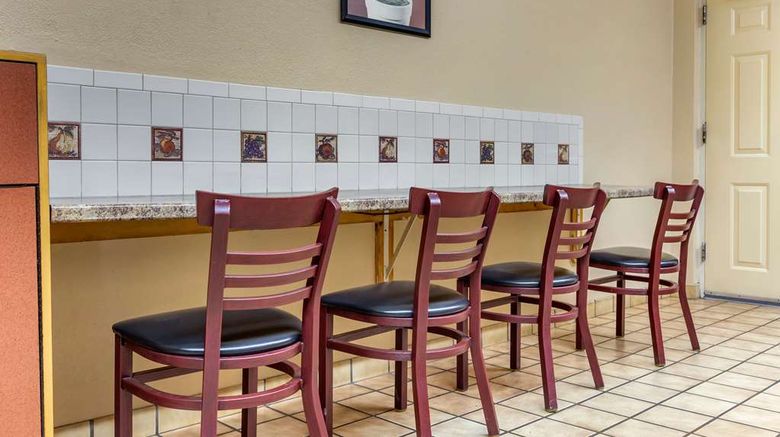 <b>Econo Lodge Fayetteville I-95 Restaurant</b>. Images powered by <a href="https://iceportal.shijigroup.com/" title="IcePortal" target="_blank">IcePortal</a>.